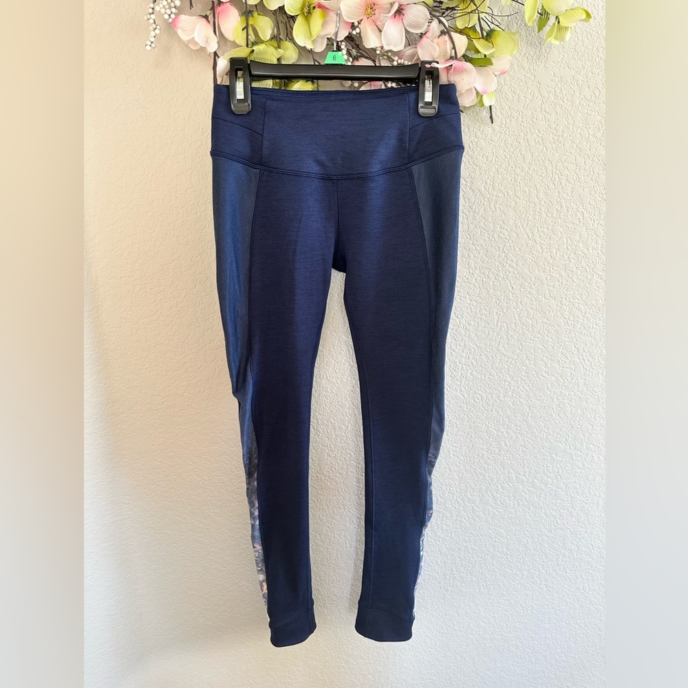 Calia by Carrie Navy & floral leggings size XS